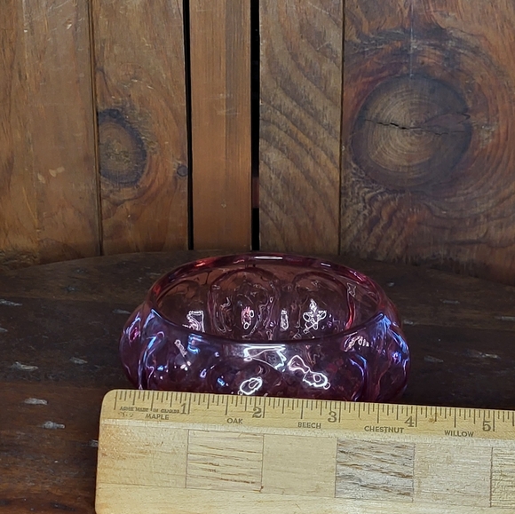 Elegant Pink Glass Bowl - Picture 6 of 12